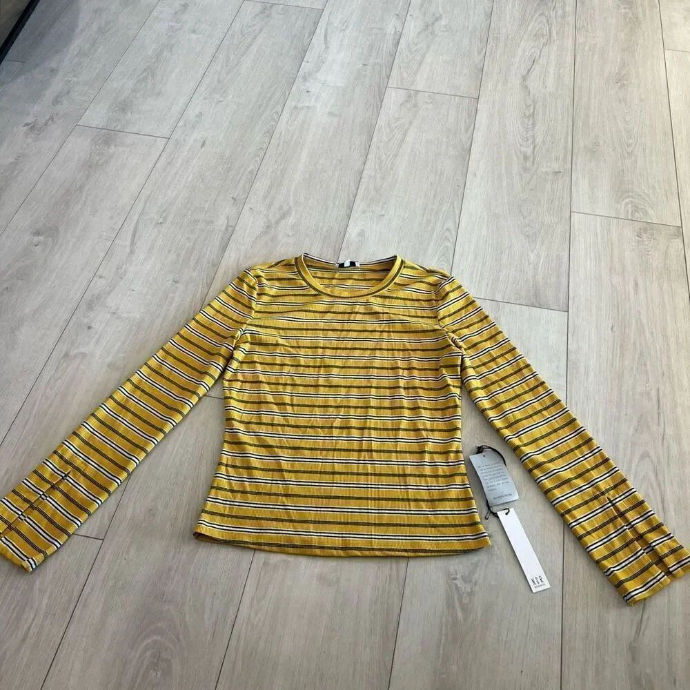 NSR women shirt size L